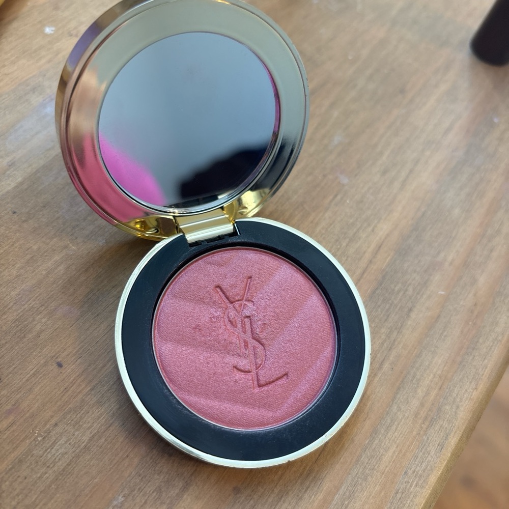 Yves Saint Laurent Gold Blush Compact - Picture 2 of 3